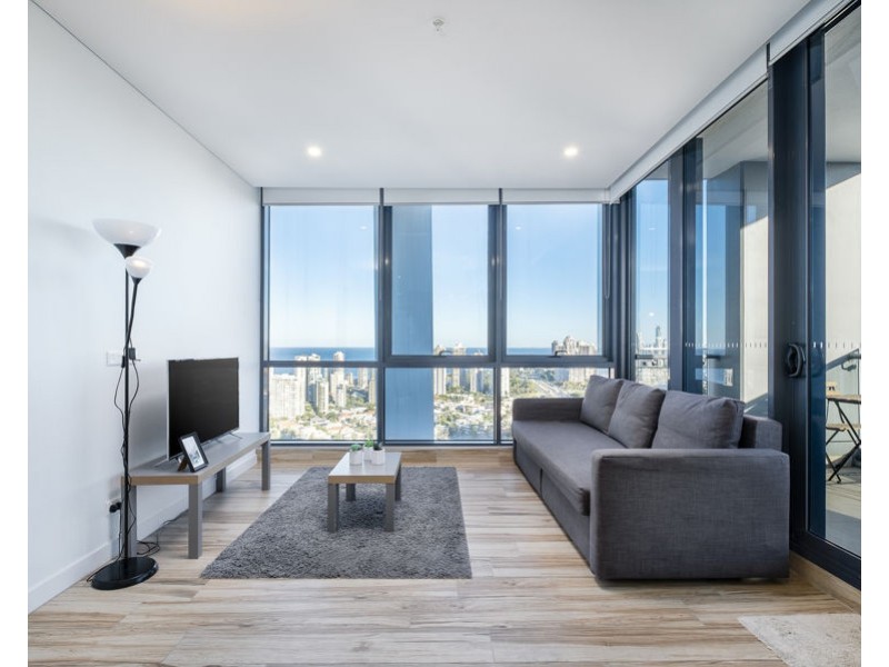 2 Como Crescent, Southport QLD 4215