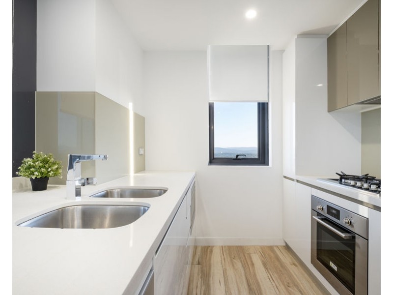 2 Como Crescent, Southport QLD 4215