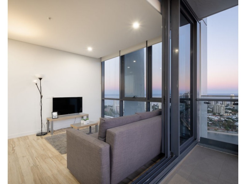 2 Como Crescent, Southport QLD 4215