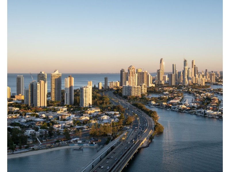 2 Como Crescent, Southport QLD 4215