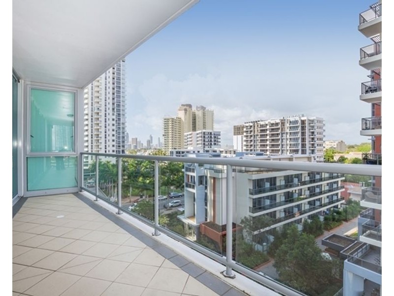 902/1 Como Crescent, Southport QLD 4215
