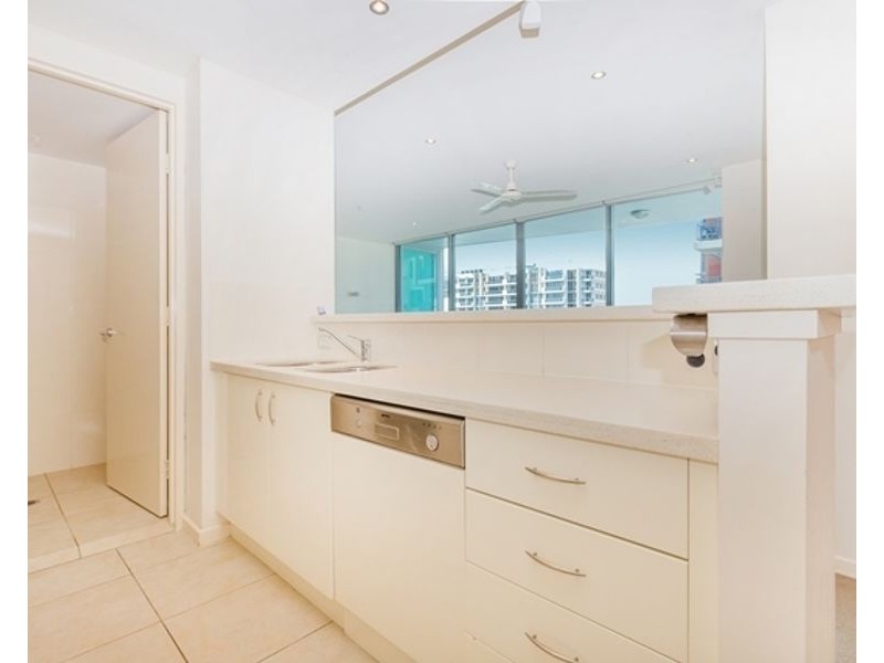 902/1 Como Crescent, Southport QLD 4215