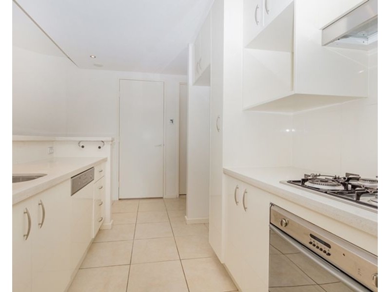 902/1 Como Crescent, Southport QLD 4215