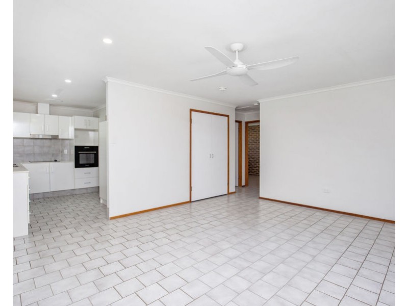 2/12 Holly Avenue, Hollywell QLD 4216