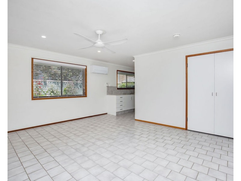 2/12 Holly Avenue, Hollywell QLD 4216