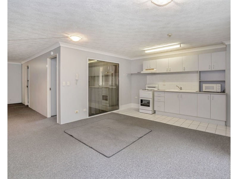 30 Marine Parade, Southport QLD 4215
