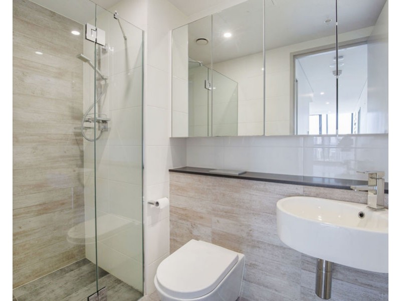 2511/2 Como Crescent, Southport QLD 4215