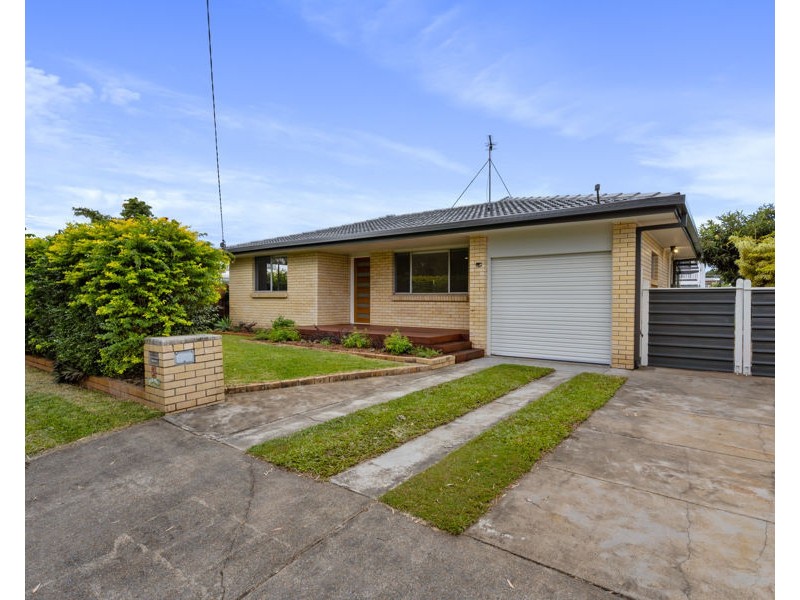 5 Collier Avenue, Biggera Waters QLD 4216
