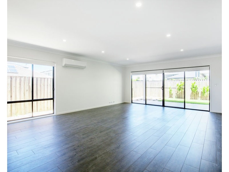 76 North View Street, Hope Island QLD 4212