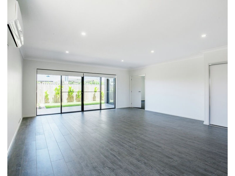 76 North View Street, Hope Island QLD 4212