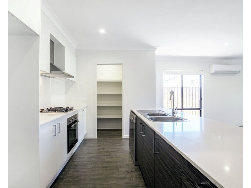 76 North View Street, Hope Island QLD 4212