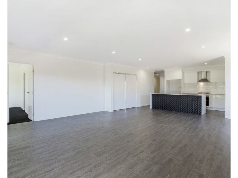76 North View Street, Hope Island QLD 4212