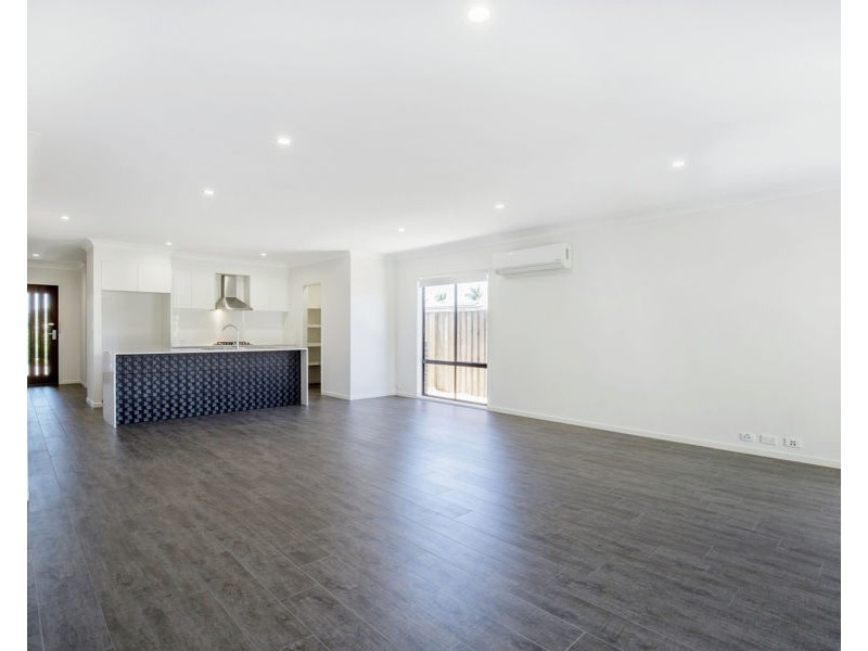 76 North View Street, Hope Island QLD 4212