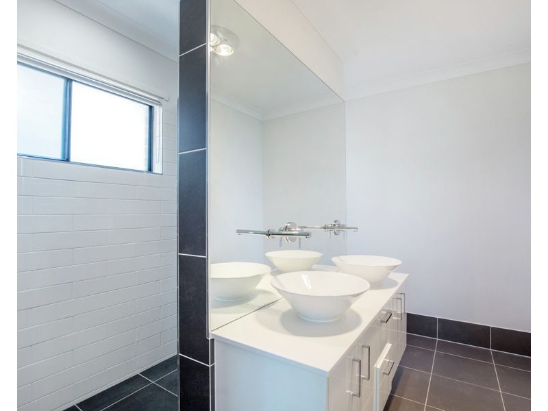 76 North View Street, Hope Island QLD 4212