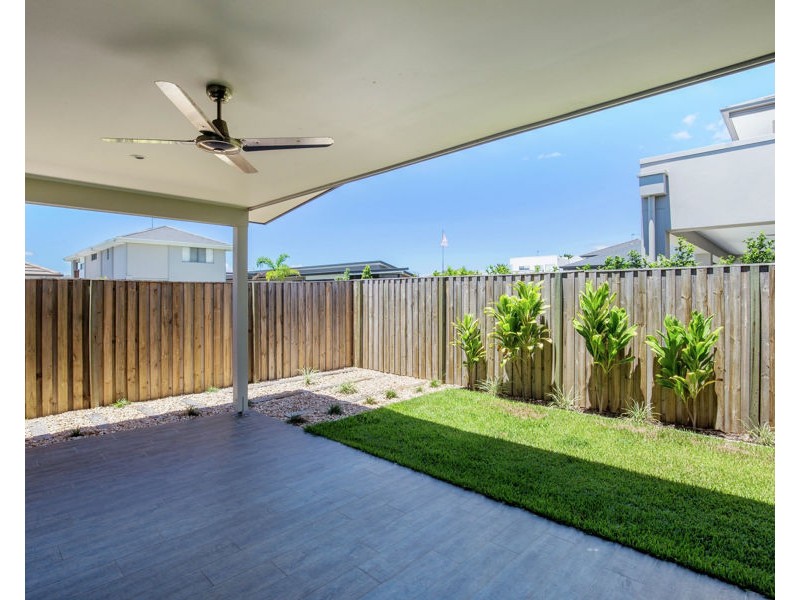 76 North View Street, Hope Island QLD 4212