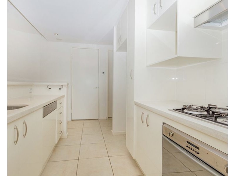902/1 Como Crescent, Southport QLD 4215