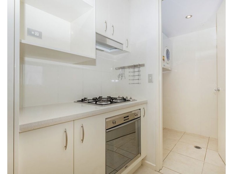902/1 Como Crescent, Southport QLD 4215