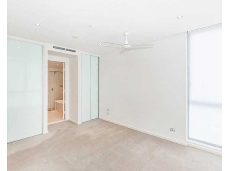 902/1 Como Crescent, Southport QLD 4215