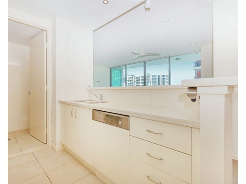 902/1 Como Crescent, Southport QLD 4215