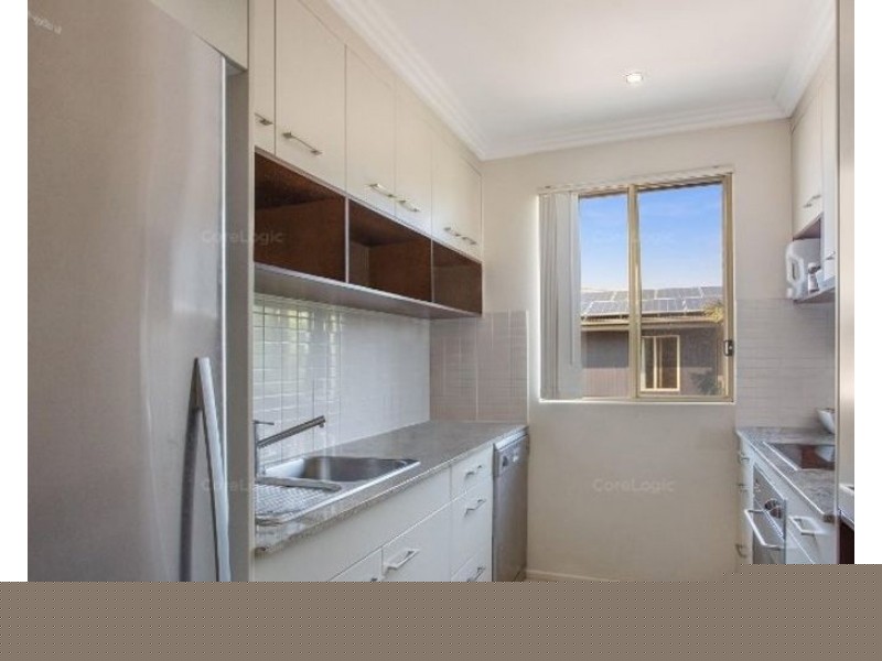 7/4 Locke Street, Southport QLD 4215