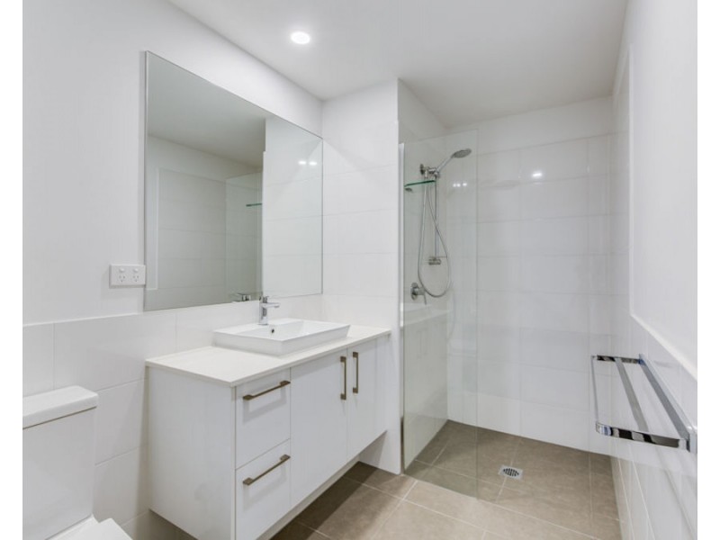 1318/6-8 Waterford Court, Bundall QLD 4217