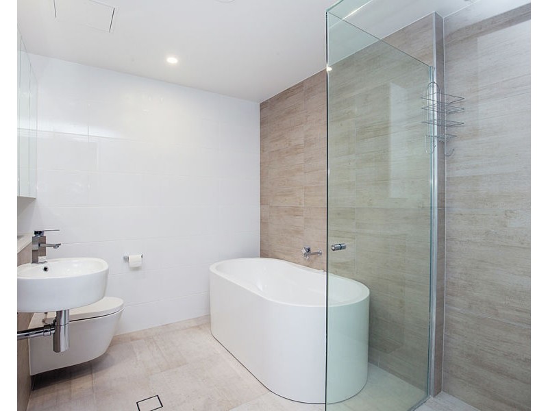 1504/2 Como Crescent, Southport QLD 4215