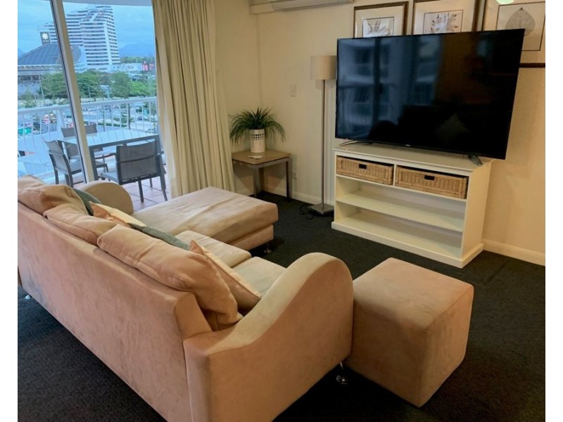 24 Queensland Avenue, Broadbeach QLD 4218