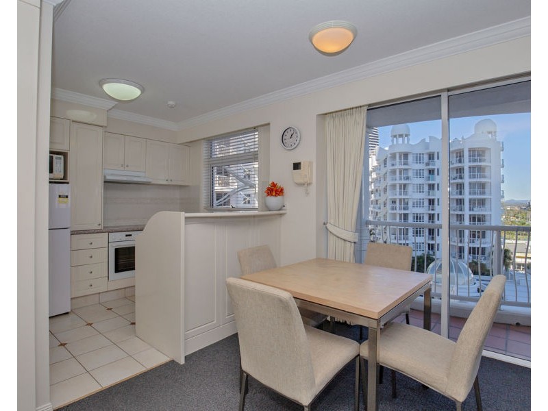 24 Queensland Avenue, Broadbeach QLD 4218