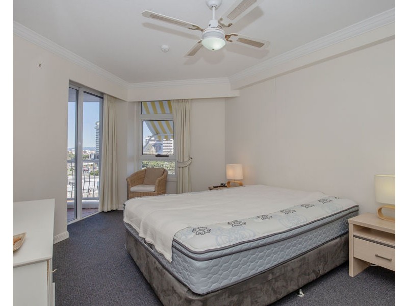 24 Queensland Avenue, Broadbeach QLD 4218
