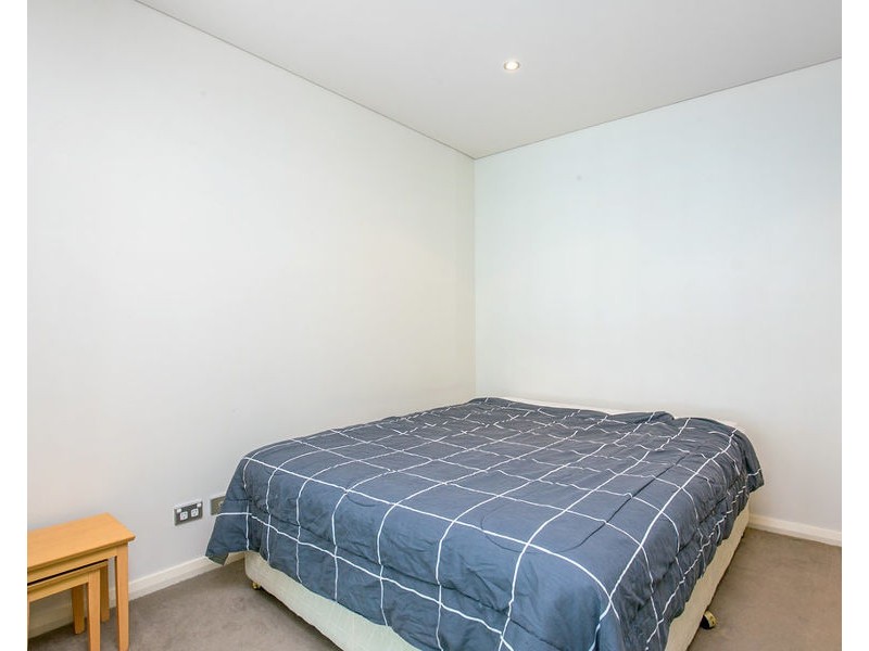 516B/1 Como Crescent, Southport QLD 4215