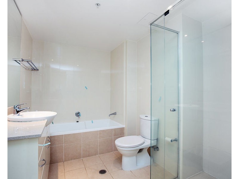 2207/1 Como Crescent, Southport QLD 4215