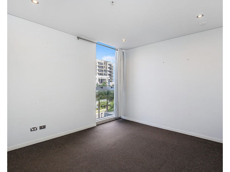 4 Como Crescent, Southport QLD 4215