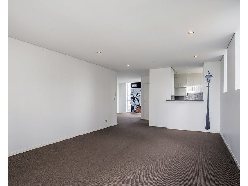 4 Como Crescent, Southport QLD 4215