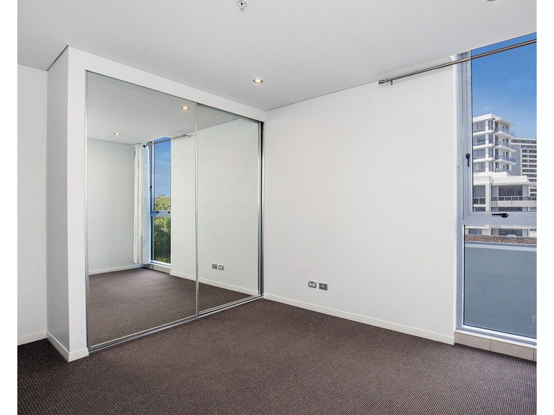 4 Como Crescent, Southport QLD 4215