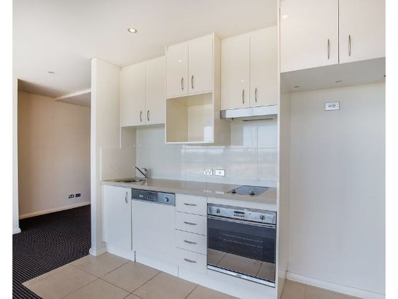 512B/1 Como Crescent, Southport QLD 4215