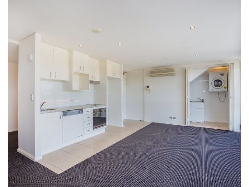 512B/1 Como Crescent, Southport QLD 4215