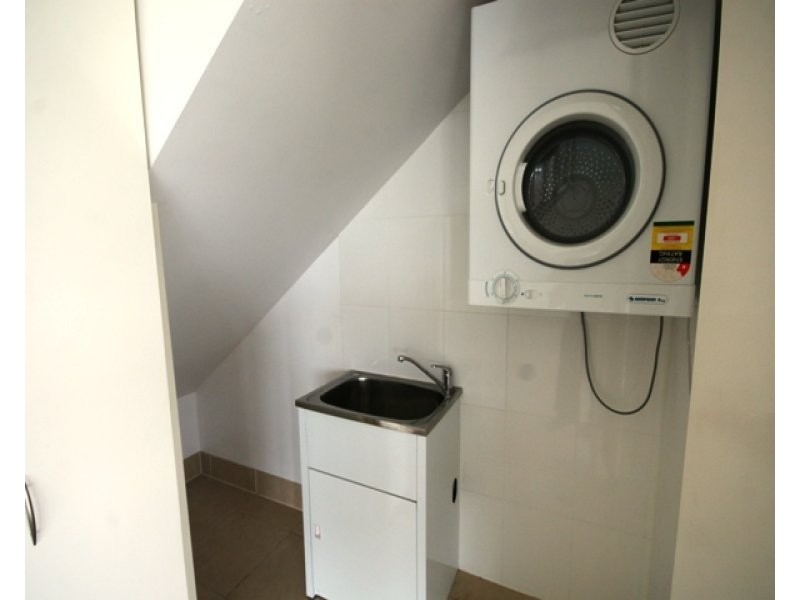 512B/1 Como Crescent, Southport QLD 4215