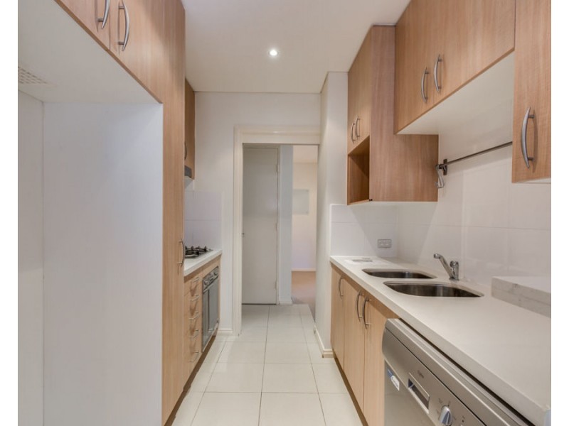 512/3 Como Crescent, Southport QLD 4215