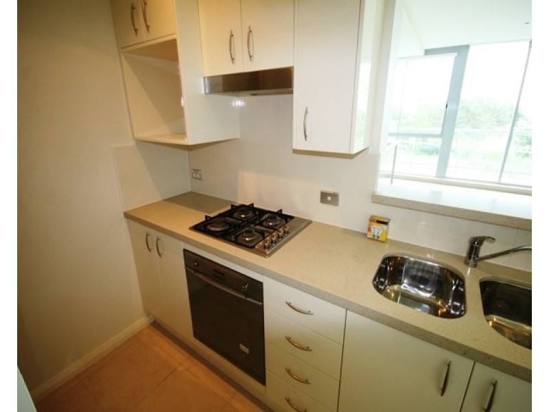 512A/1 Como Crescent, Southport QLD 4215