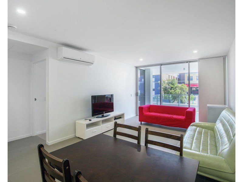 26 Spendelove Avenue, Southport QLD 4215