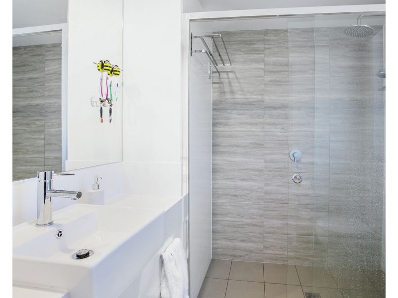 26 Spendelove Avenue, Southport QLD 4215