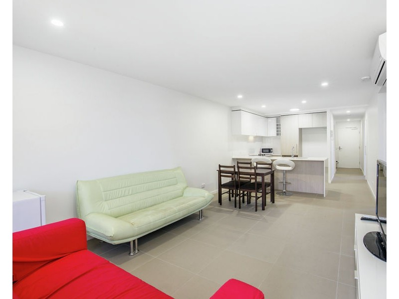 26 Spendelove Avenue, Southport QLD 4215