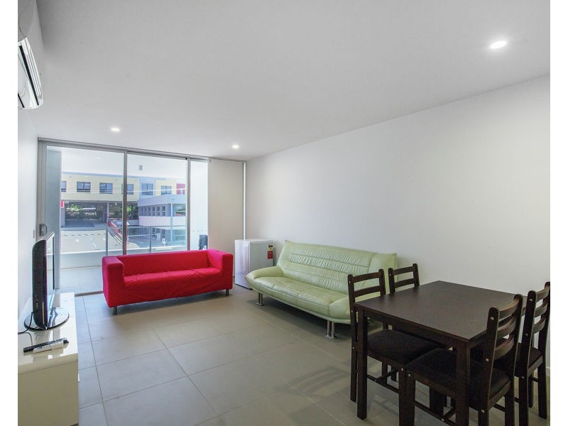 26 Spendelove Avenue, Southport QLD 4215