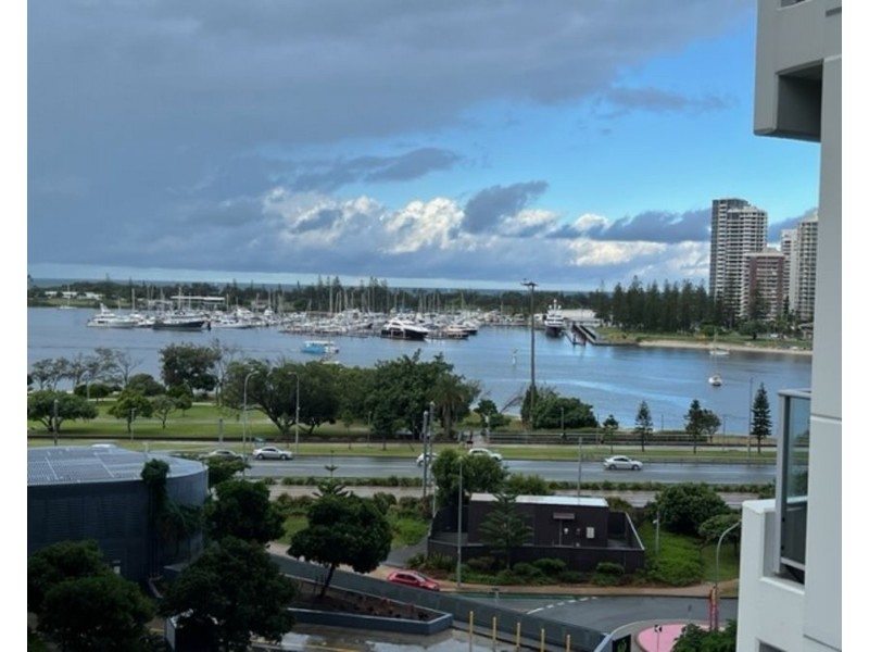 1002/4 Como Crescent, Southport QLD 4215