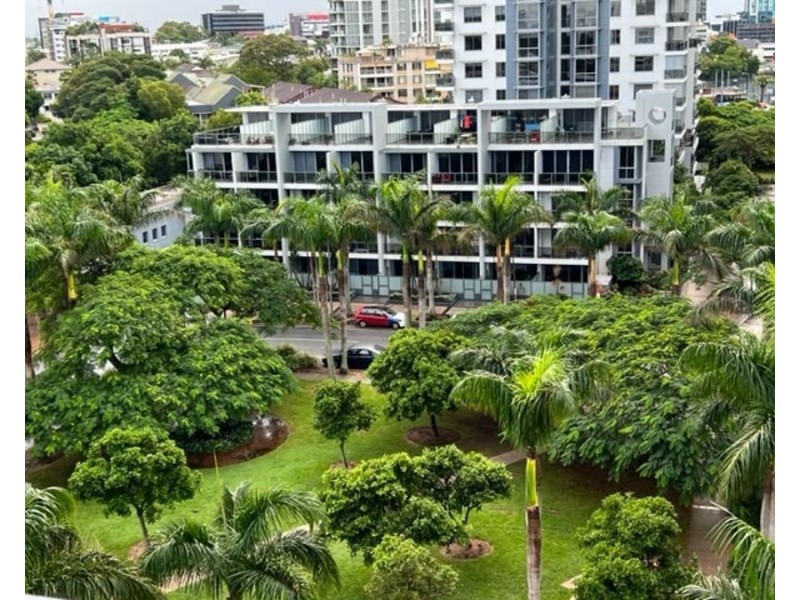 1002/4 Como Crescent, Southport QLD 4215