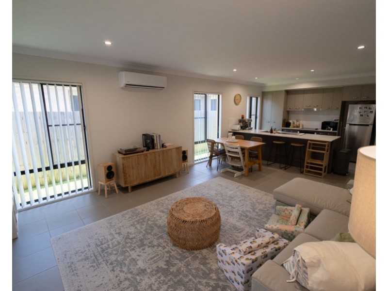 8 Learning Street, Coomera QLD 4209