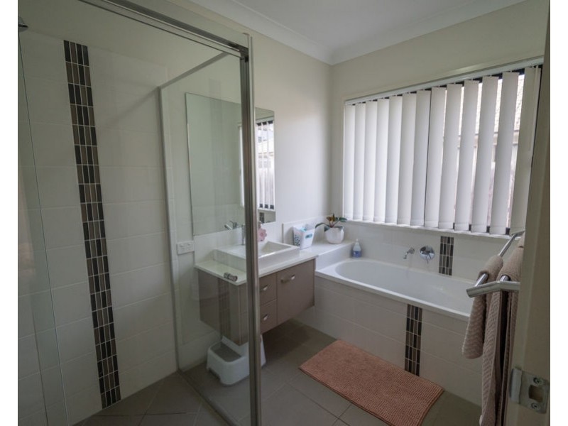 8 Learning Street, Coomera QLD 4209