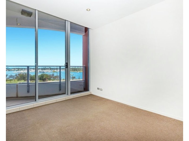 904/4 Como Crescent, Southport QLD 4215