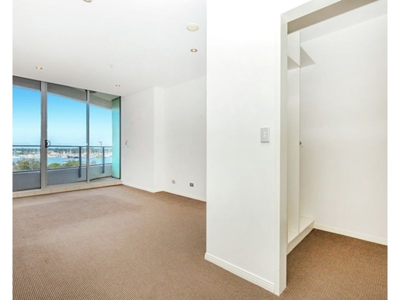 904/4 Como Crescent, Southport QLD 4215