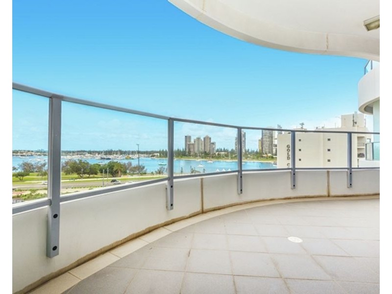 904/4 Como Crescent, Southport QLD 4215